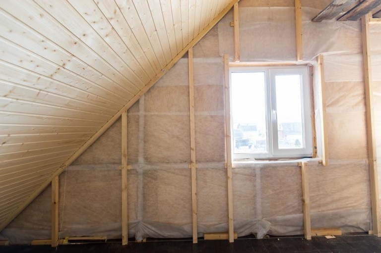 Isolation des combles à Besançon, solutions RGE et matériaux adaptés